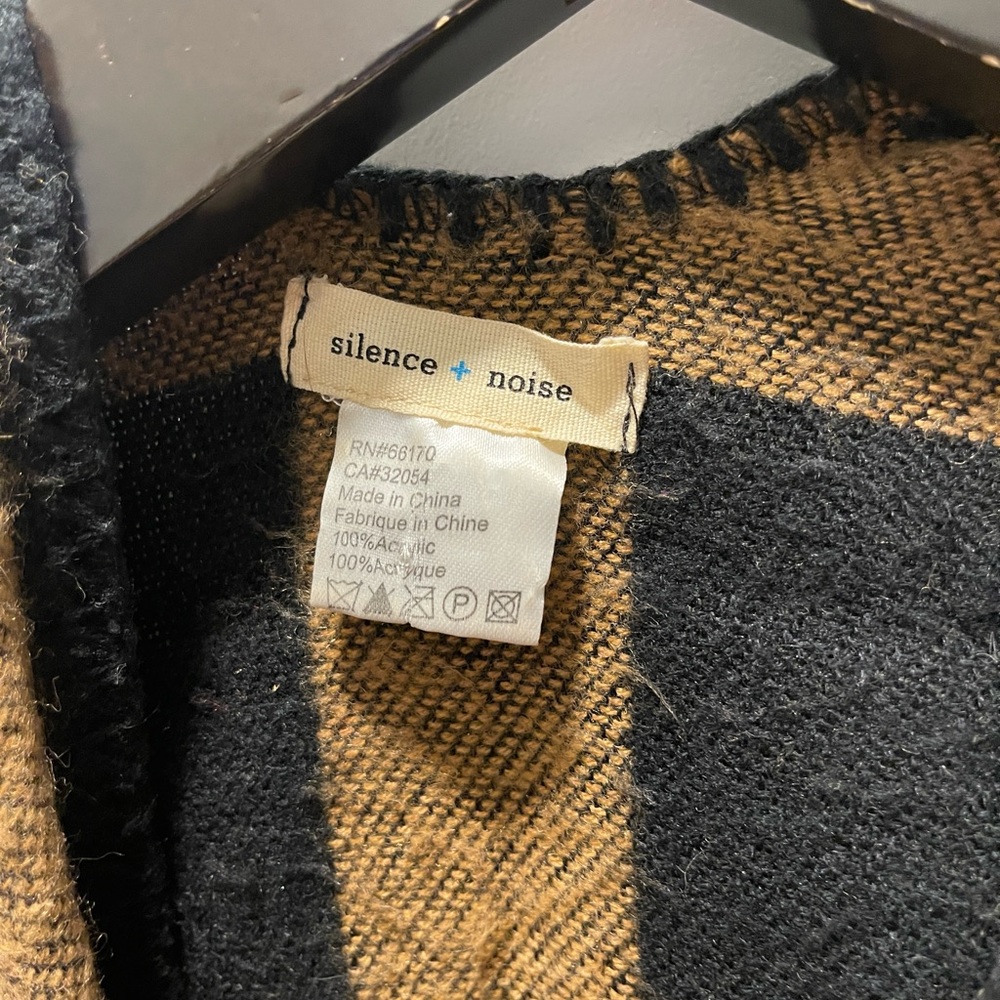 Silence & Noise One Size Open Poncho Wrap - image 2